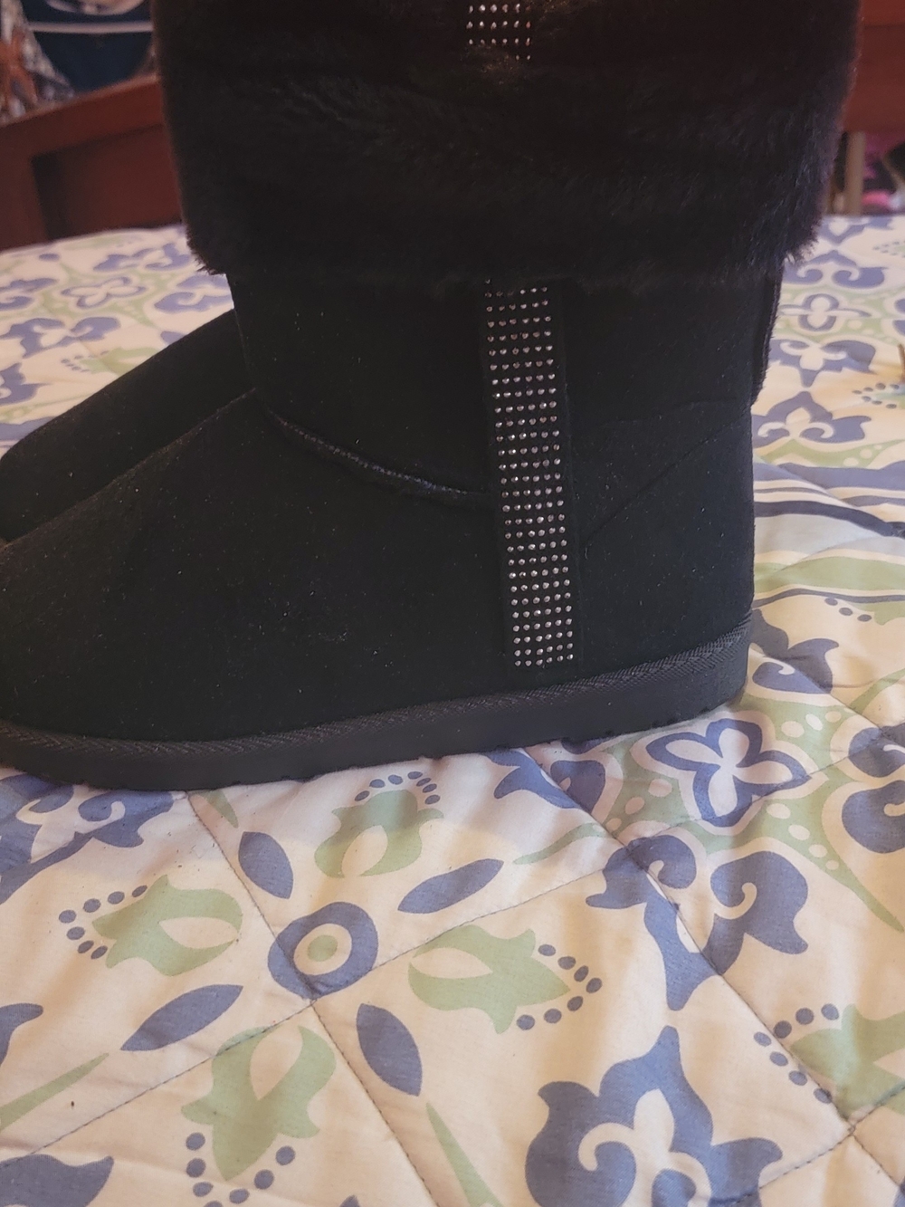 Black Faux Fur Crystal-Accent Winter Boots